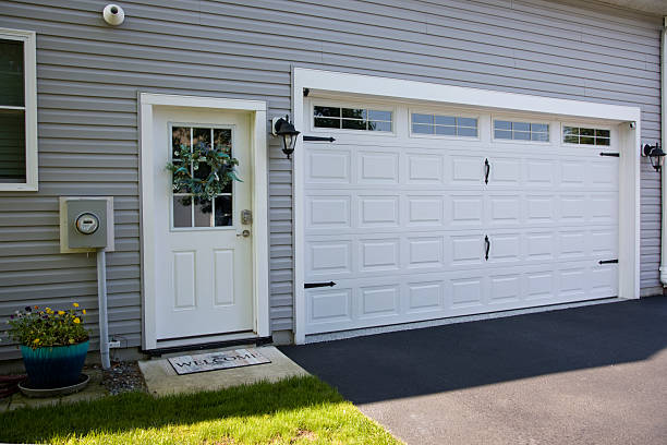 24/7 Emergency Garage Door Panel Replacement experts in La Crosse, KS